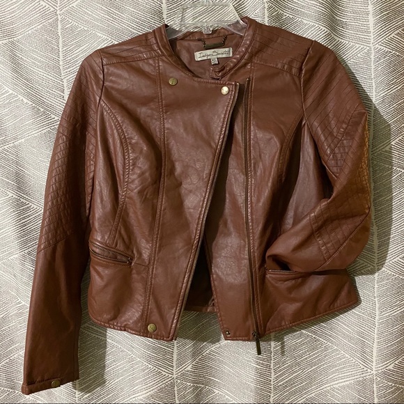 Stylish Faux Leather Jacket - Picture 2 of 7